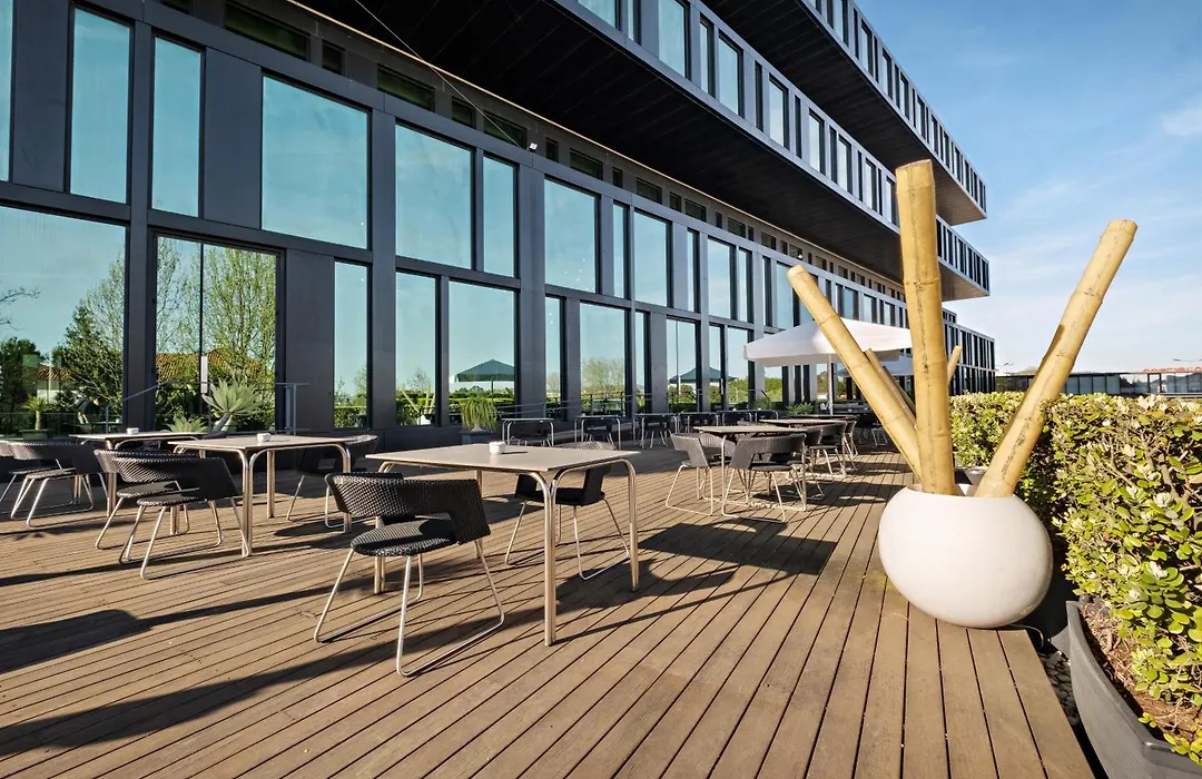 Axis Viana Business & Spa Hotel-1