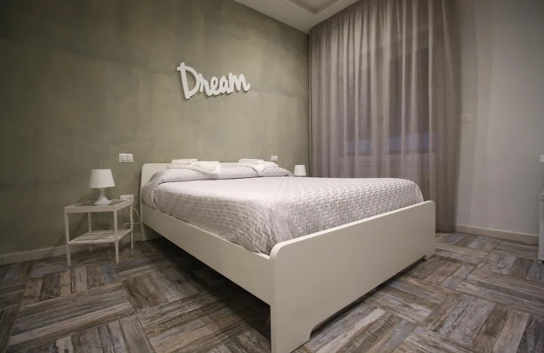 Recia Room-1