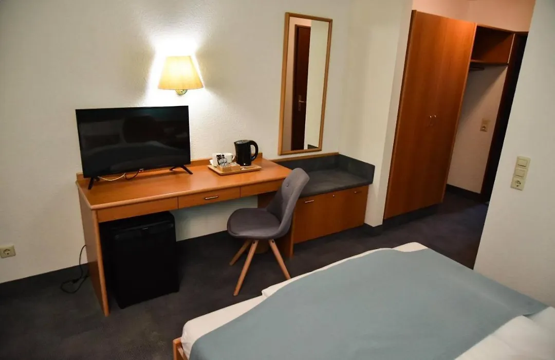 Martins Klause Airport Messe Hotel - Air Conditioning - Self Check-In Available-1
