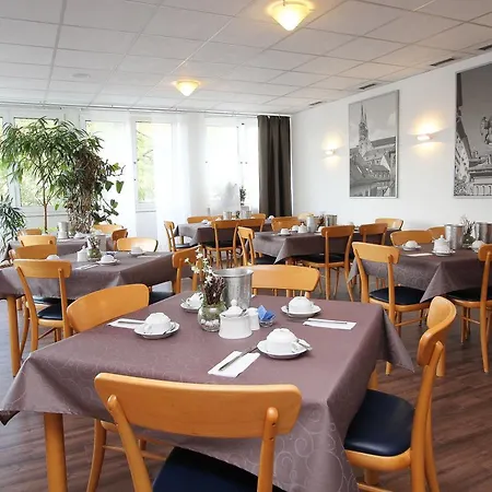 Hotel Berliner Ring-3