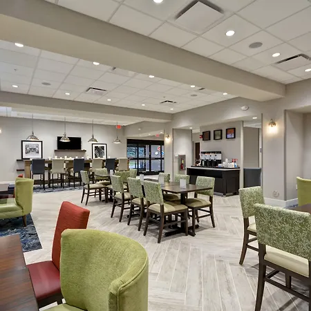 Hampton Inn Livonia Detroit-3
