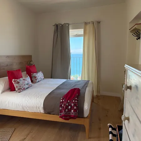 B&B Tre Finestre sul Mare-2