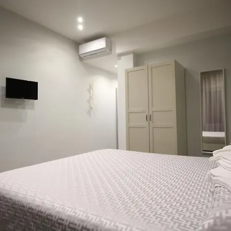 Recia Room-2