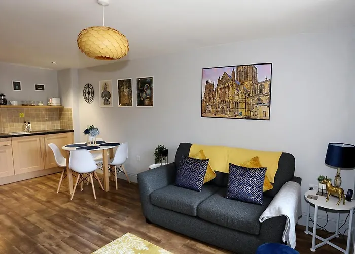 Private George Hudson Court Apartments Close To City Walls