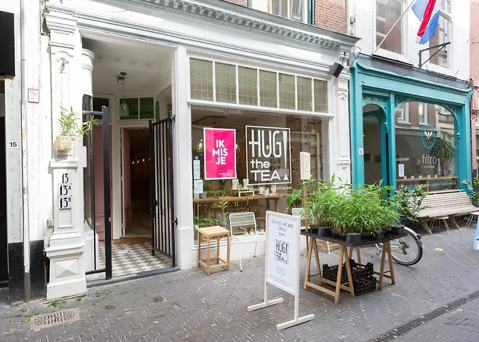 Pearl Of The Hague - R.Q.C.