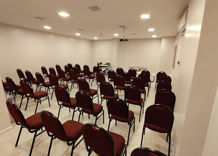 Mogano Express Hotel - PET FRIENDLY e ELETROPOSTO