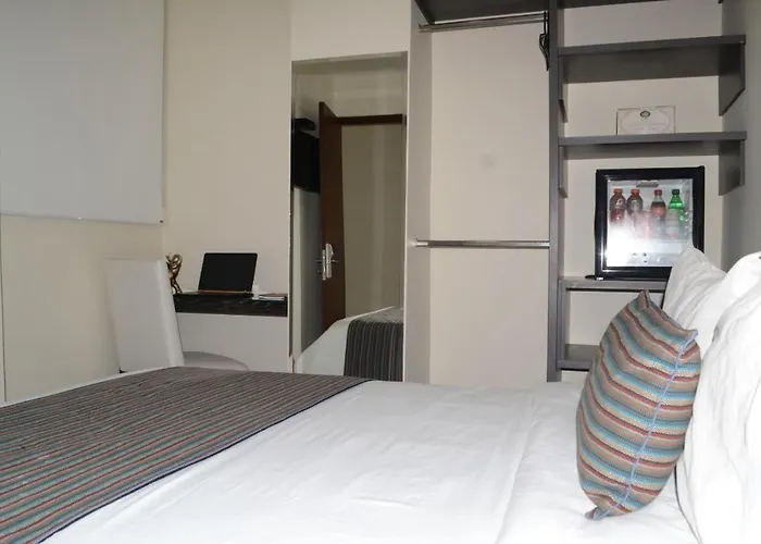 Hotel Metropolitano Plaza