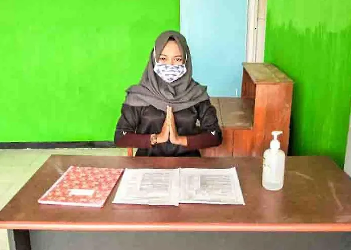 Artayya Puri 2 Near Alun Alun Caruban Mitra Reddoorz