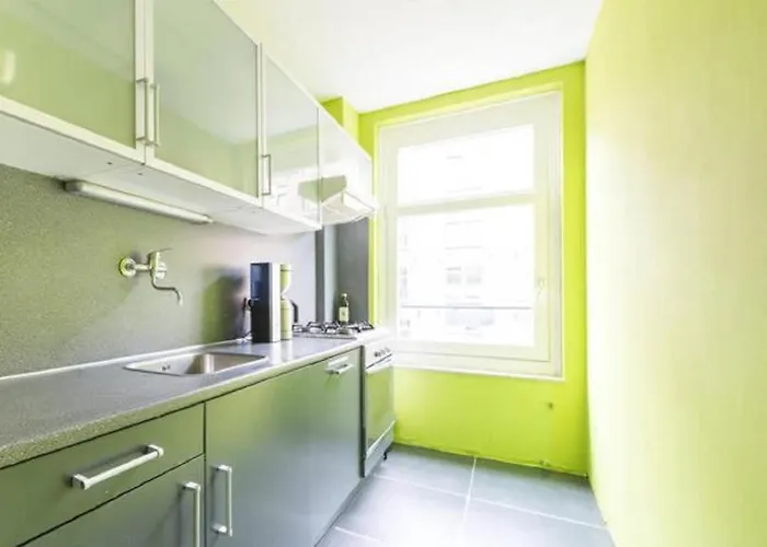 Jordaan Canal View Apartment