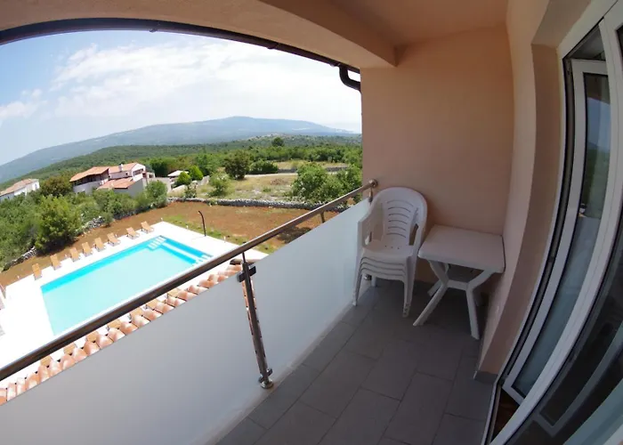 Holiday Apartments In House Sanja