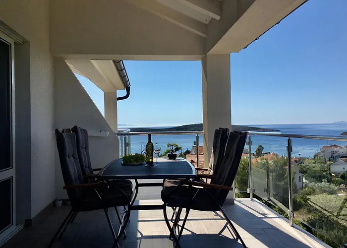 Ada Vis Apartments