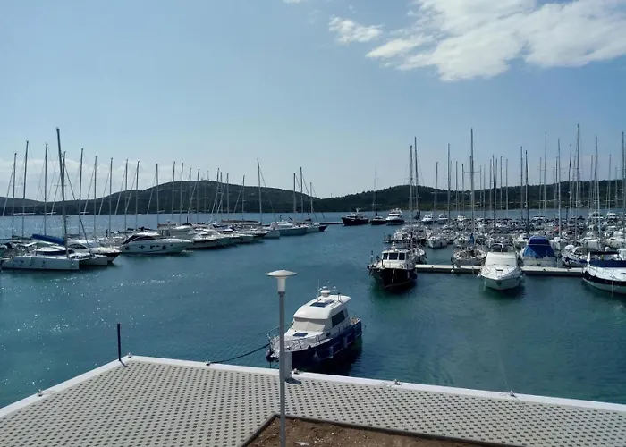Vodice Mladen Apartman Za Familiju