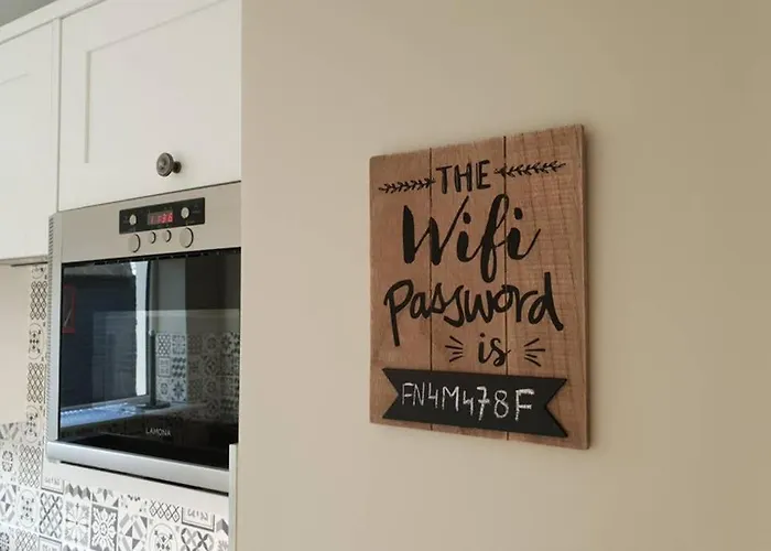 Smart & Stylish Holiday Apartment In The City Centre