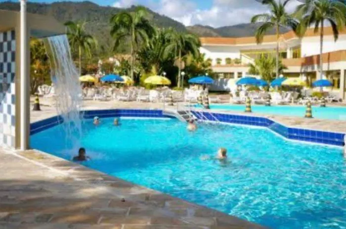 Flats termais em condomínio Apart Hotel de águas termais