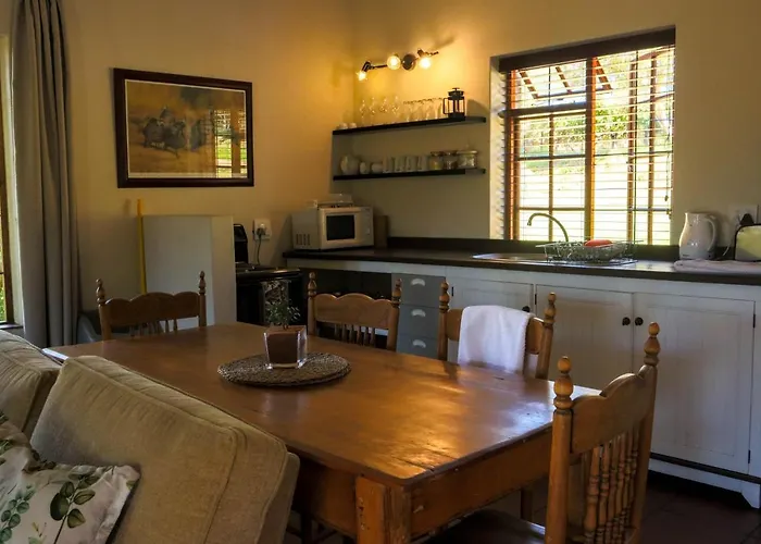 Zebra Cottage And Lodge