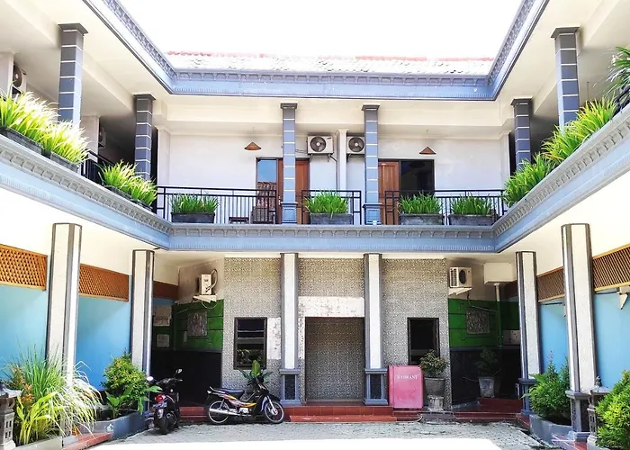 Hotel Salma Syariah Mitra Reddoorz Near Terminal Baru Kediri