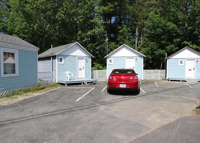 Brookside Inn & Cottages
