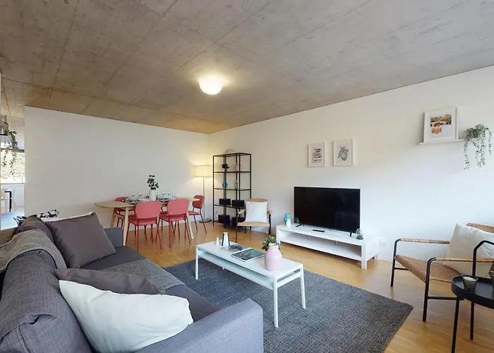 Bright And Luminous 2-Bedroom-Flat In Downtown