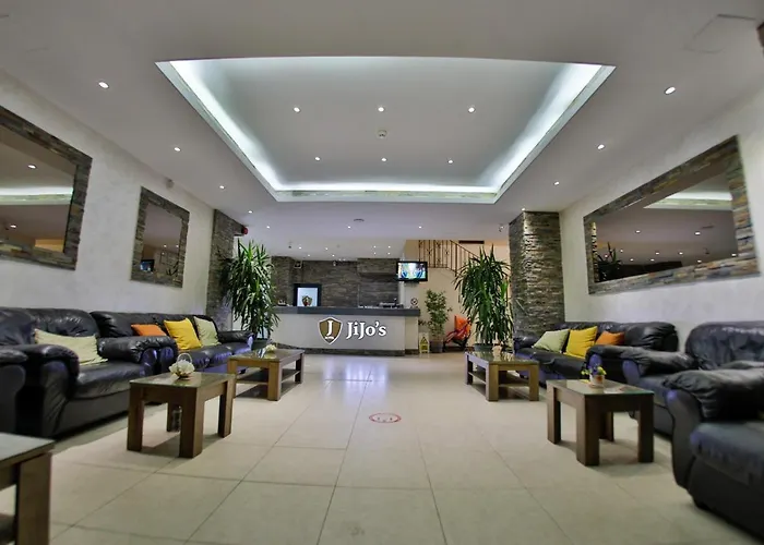 Jijo'S Hotel