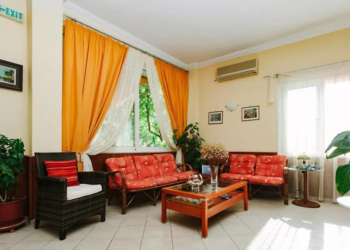 Hotel Loula Rooms And Apartments