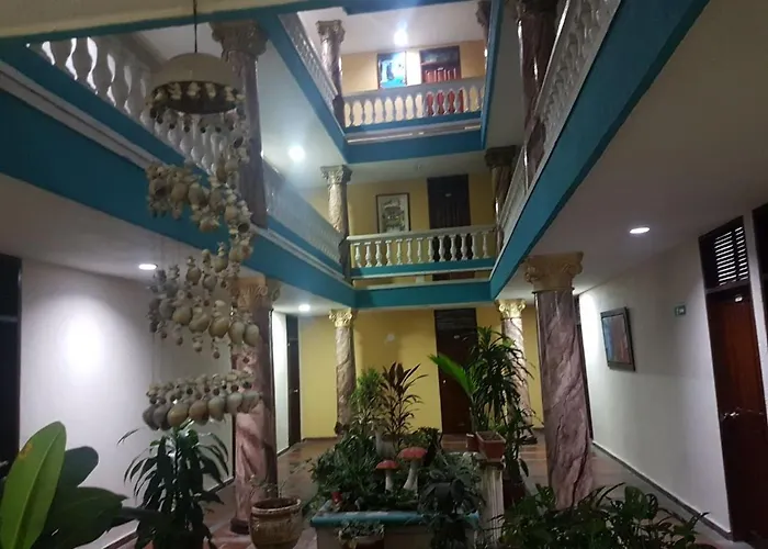 Hotel Colonial Inn