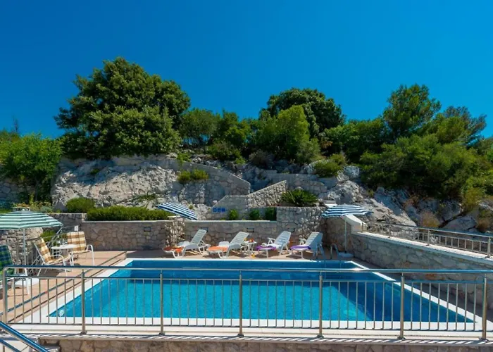 Villa Borna Apartments With Free Parking
