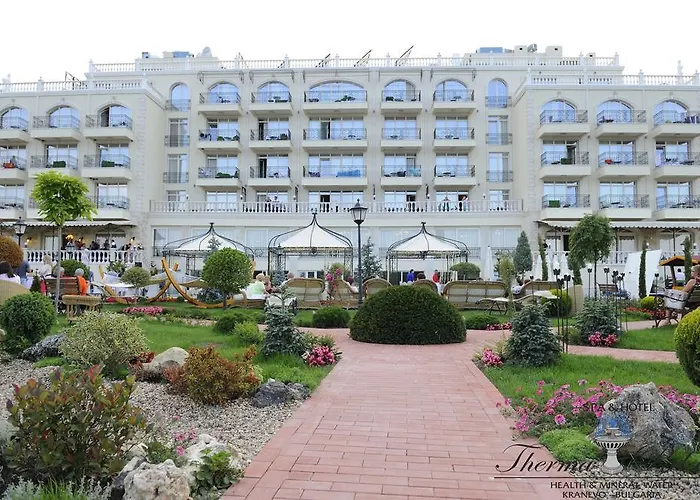 Therma Palace - Balneo Spa, Free Parking & Mineral Pools