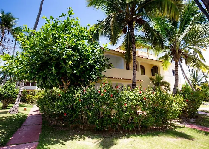 Los Corales Beach Village