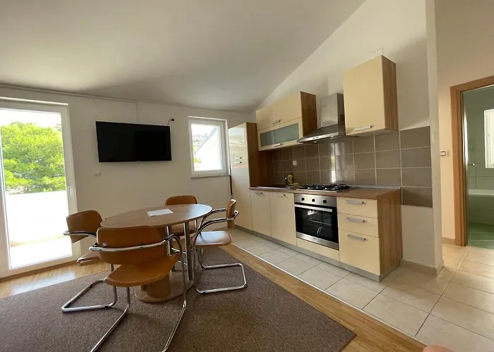 Petros Apartments Pag