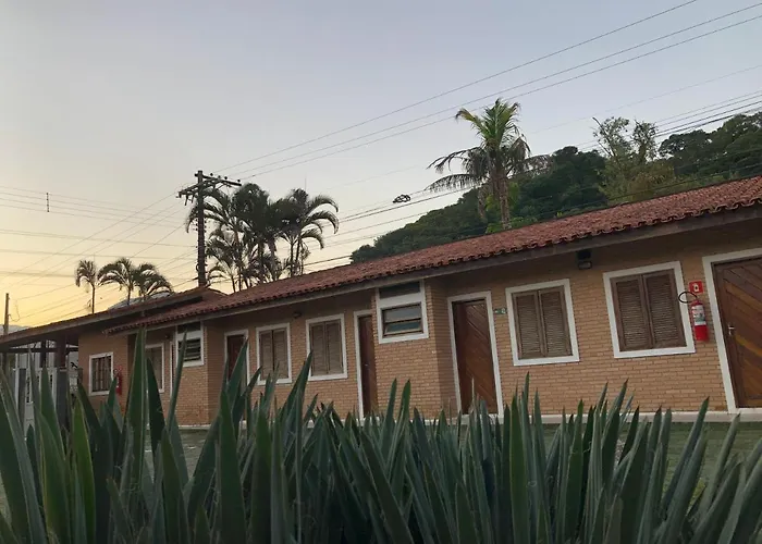 Hotel Pousada Nosso Cantinho