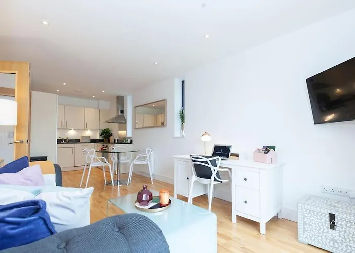Oxfordshire Living - The Tolkien Apartment - Oxford