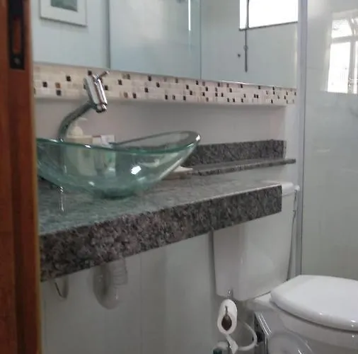 Flat em local tranquilo, com garagem dois quarteirões do centro histórico, 15 min de Tiradentes