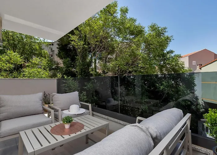 Central Makarska - Apartments Santric