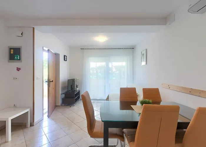 Apartments Gilly 2