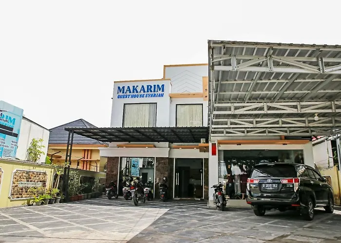 Oyo 90221 Makarim Guest House Syariah