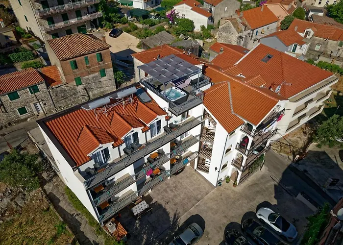 Apartments & Rooms Zaja