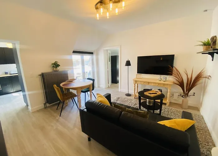 Lovely, Renovated Appartment, Near The Beach.