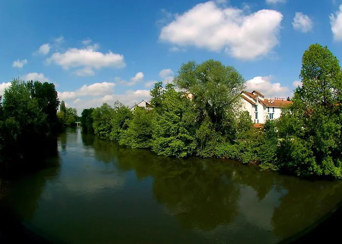 Hotel Strasbourg Montagne Verte & Restaurant - Free Parking