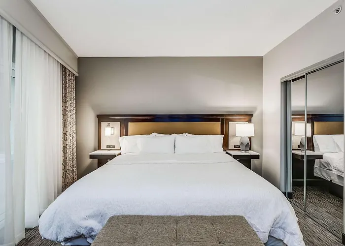 Hampton Inn & Suites Mobile - Downtown Historic District
