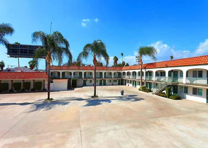 Dunes Inn - Sunset (Adults Only)