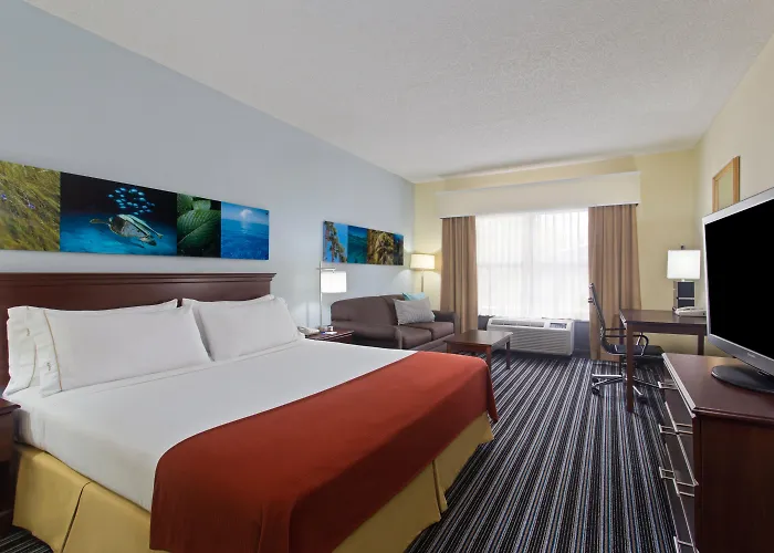 Holiday Inn Express & Suites Clearwater North/Dunedin