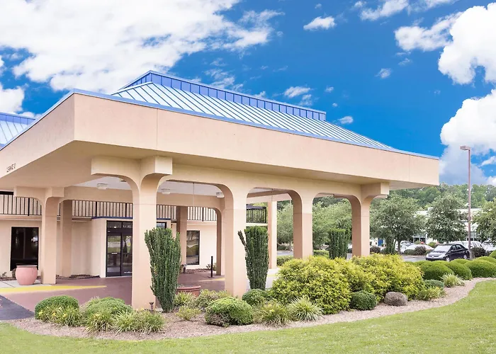 Baymont By Wyndham Greenville