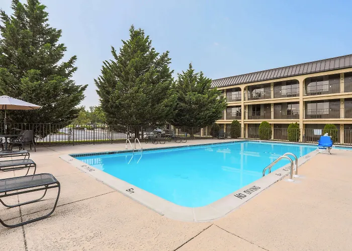Days Inn By Wyndham Newark Wilmington
