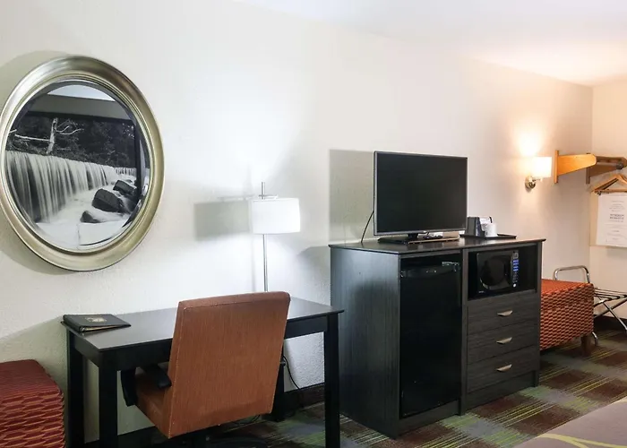 Super 8 By Wyndham Arkansas City Ks