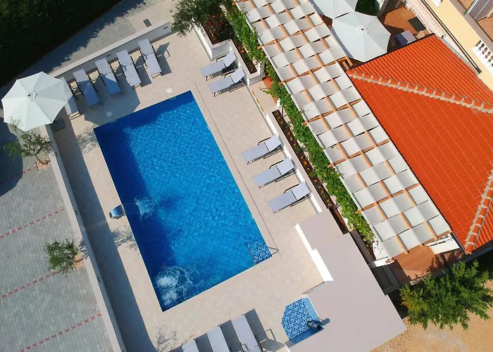 Pansion Villa Bok