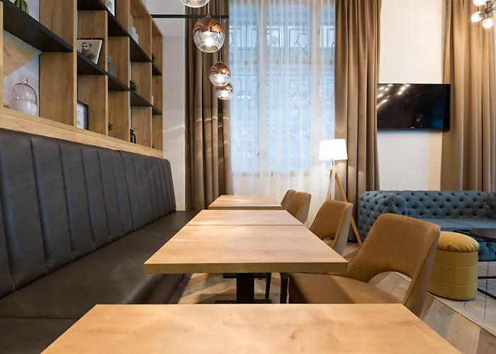 Capital Hotel Garni