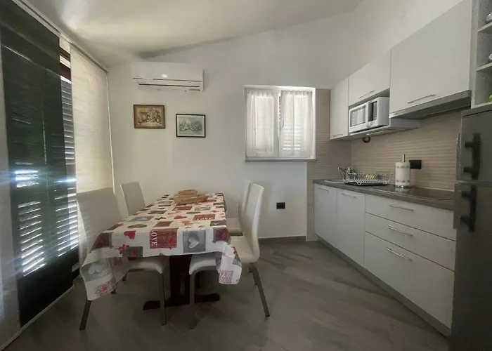 Verde Sea View Apartment 400 m from Beach - Free Parking