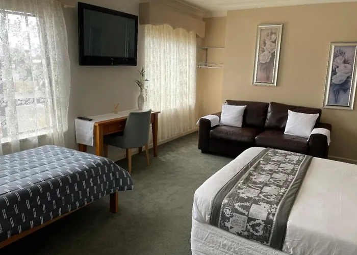 503 On Princes Drive Motel