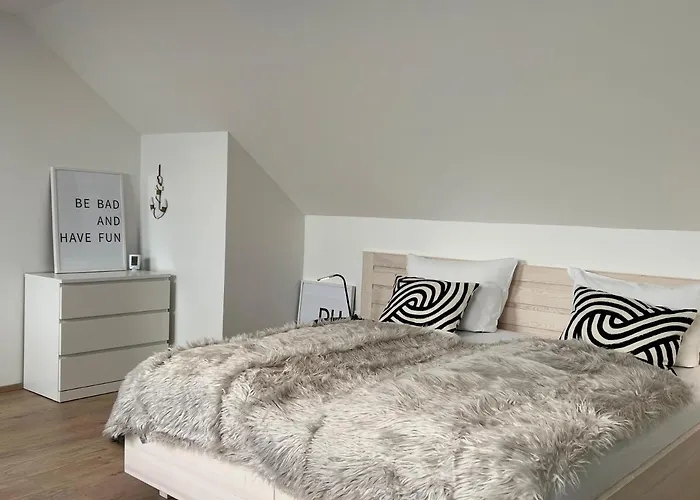 Lieblingsplatz Neusiedl - Modern Stylish Apartments - Free Parking Burgenland Card - 10 min to Designer Outlet Parndorf&Lake Neusiedl