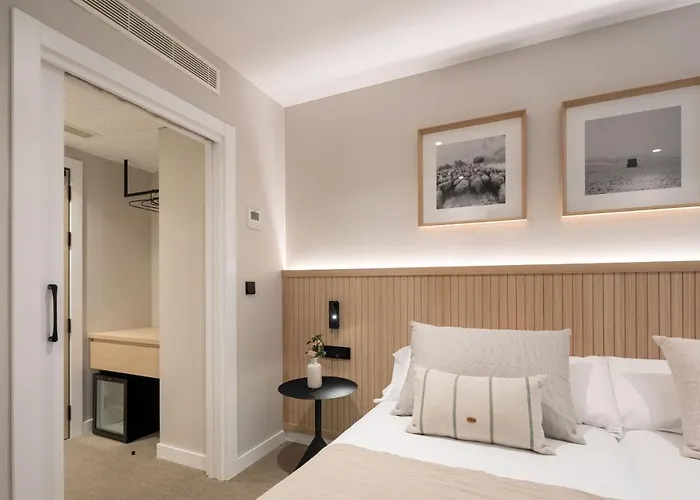 Nirea Hotel